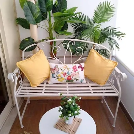 With 2 Bedrooms In With Furnished Balcony And Wifi Apartment Braga