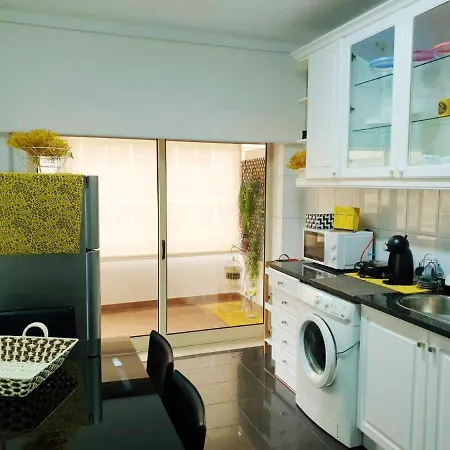 Apartment With 2 Bedrooms In With Furnished Balcony And Wifi *