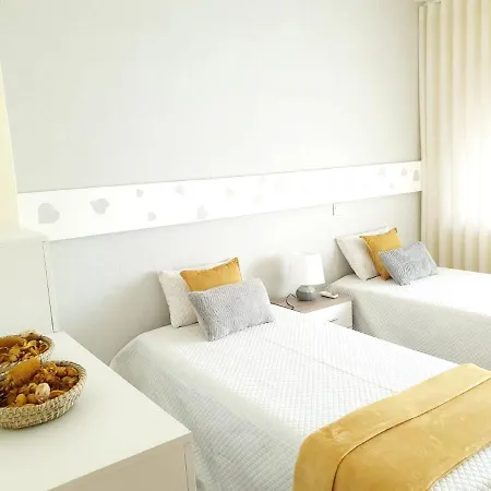 With 2 Bedrooms In With Furnished Balcony And Wifi *