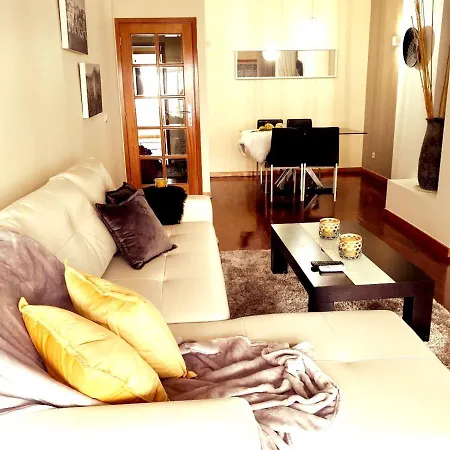 With 2 Bedrooms In With Furnished Balcony And Wifi Apartment *