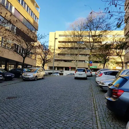With 2 Bedrooms In With Furnished Balcony And Wifi * Braga