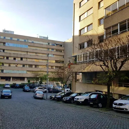With 2 Bedrooms In With Furnished Balcony And Wifi Apartment Braga