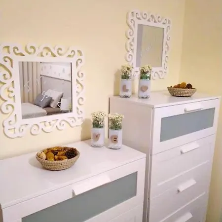 With 2 Bedrooms In With Furnished Balcony And Wifi Apartment *