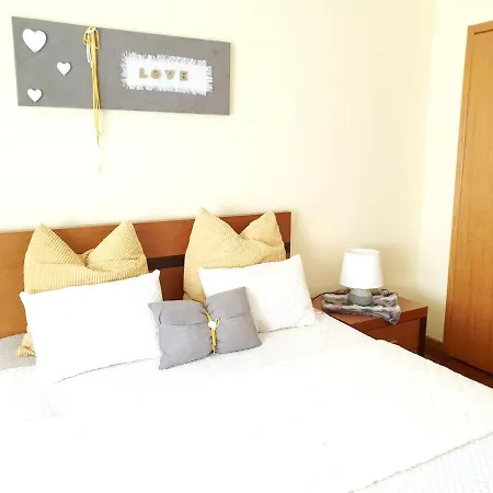 With 2 Bedrooms In With Furnished Balcony And Wifi *