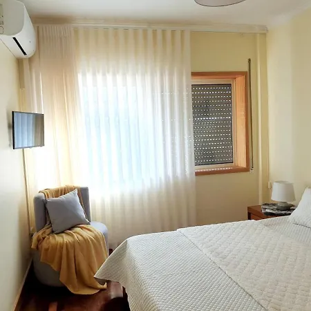 With 2 Bedrooms In With Furnished Balcony And Wifi Apartment *