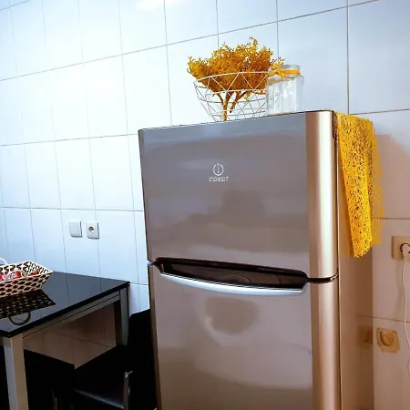 With 2 Bedrooms In With Furnished Balcony And Wifi Braga